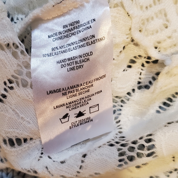 BCBG MaxAzria Floral Crochet top - Picture 8 of 9